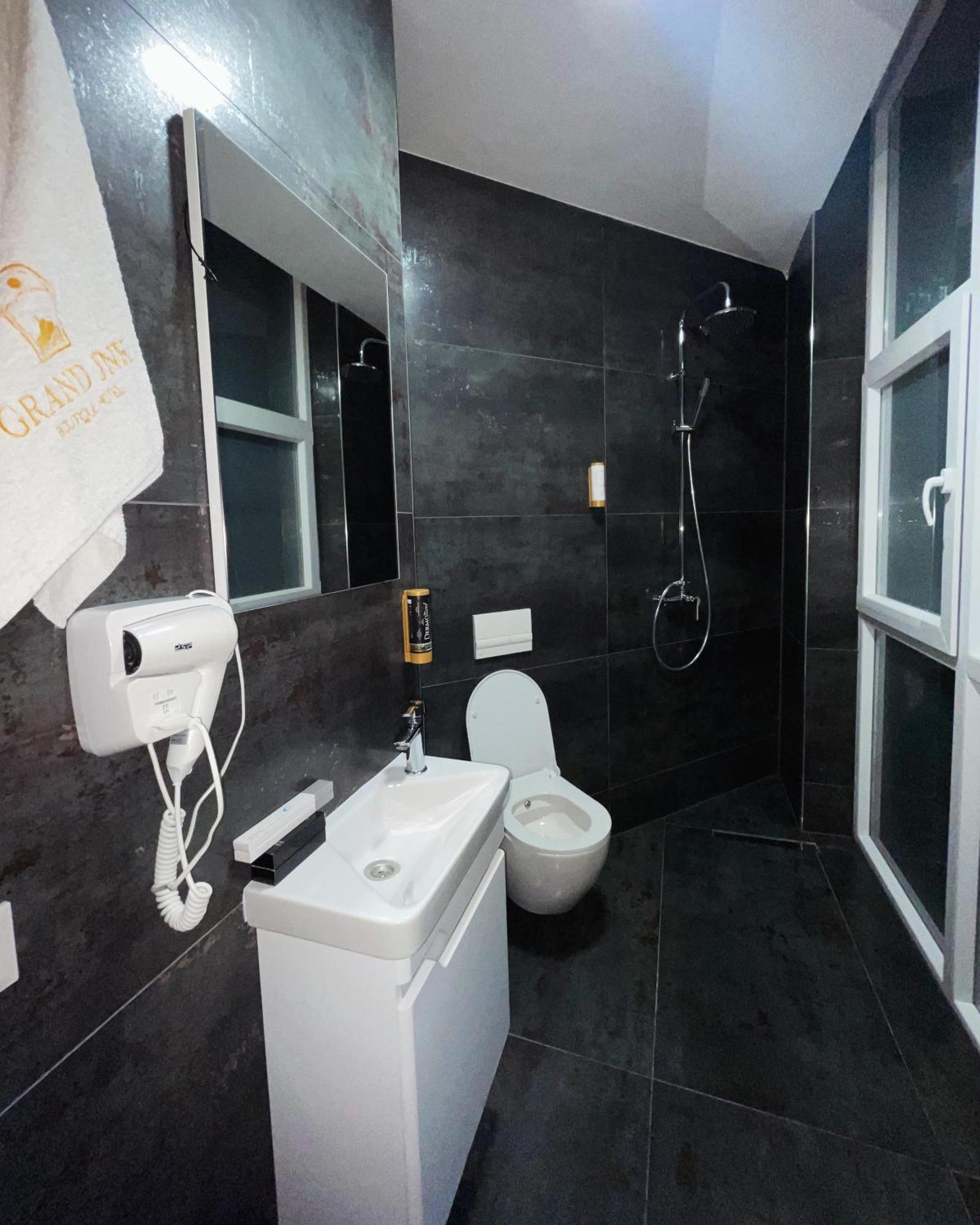Grand Jnk Boutique Hotel Kukes Ngoại thất bức ảnh