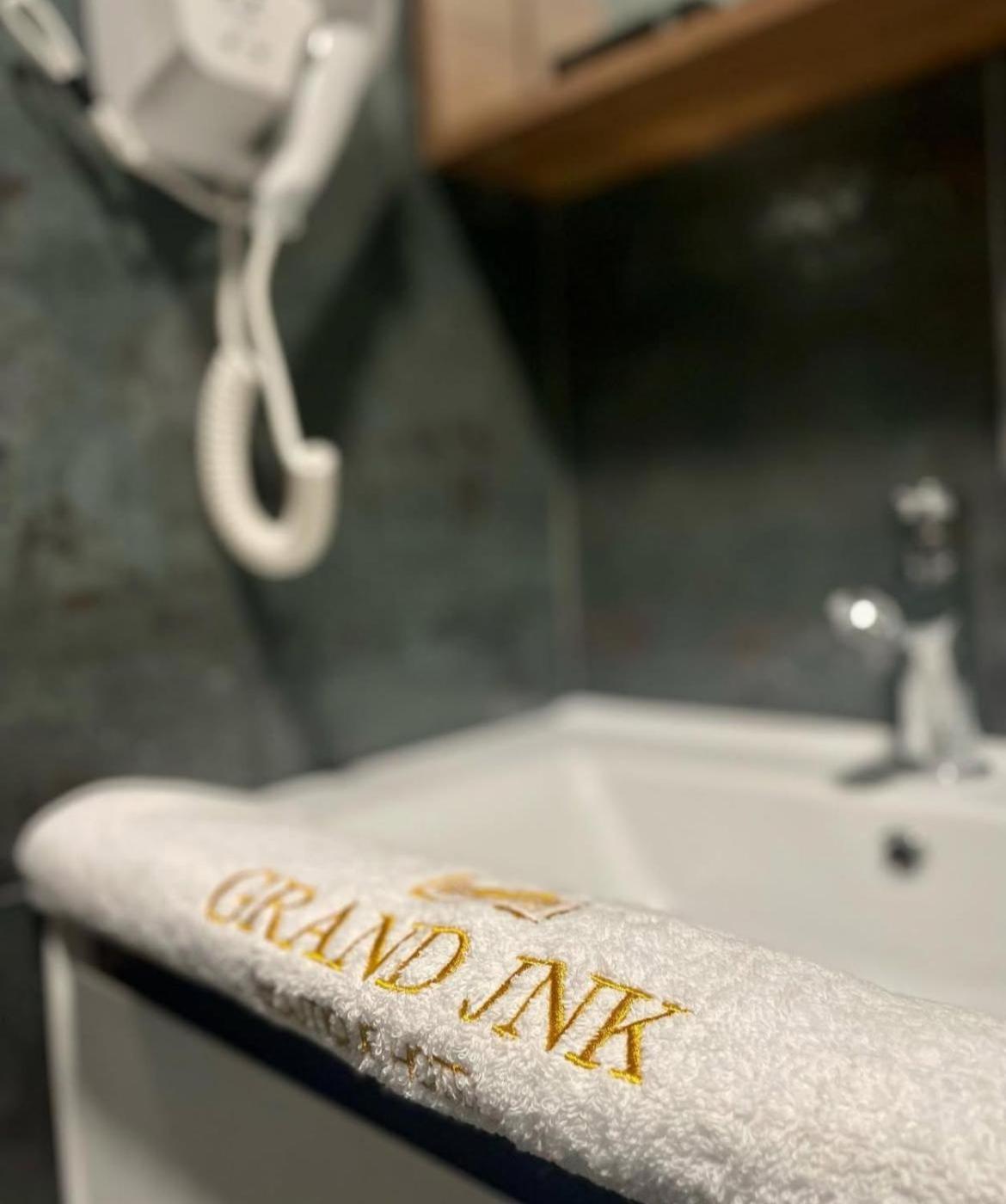 Grand Jnk Boutique Hotel Kukes Ngoại thất bức ảnh